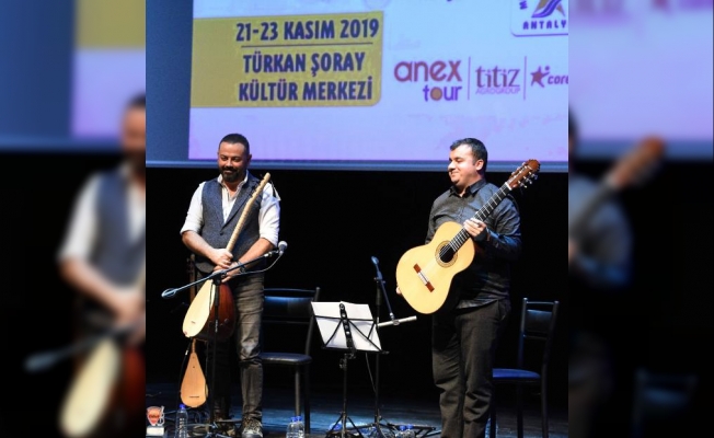 Festivalde ud-saz-gitar kardeşliği