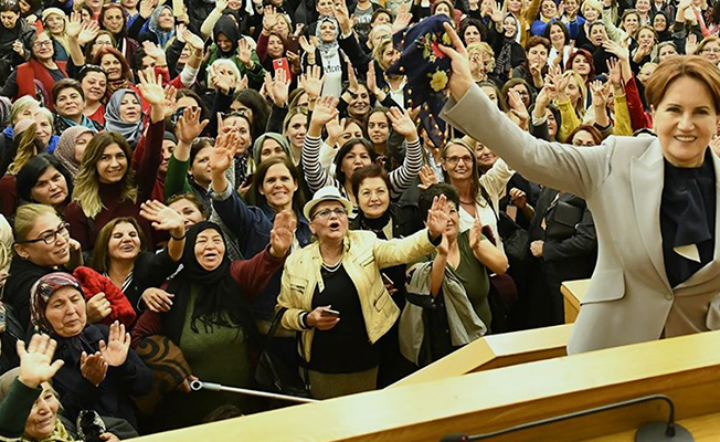 İYİ PARTİLİ KADINLAR  ANKARA’YI SALLADI