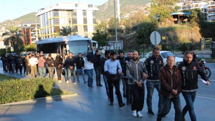 Alanya'da uyuşturucu operasyonu şüphelileri adliyede