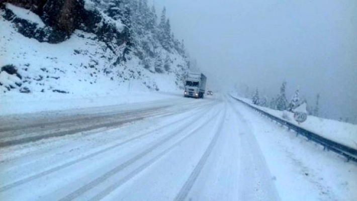 Antalya- Konya yolunda kar yağışı