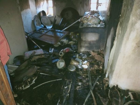 Alanya'da yangın çıkan ev kül oldu