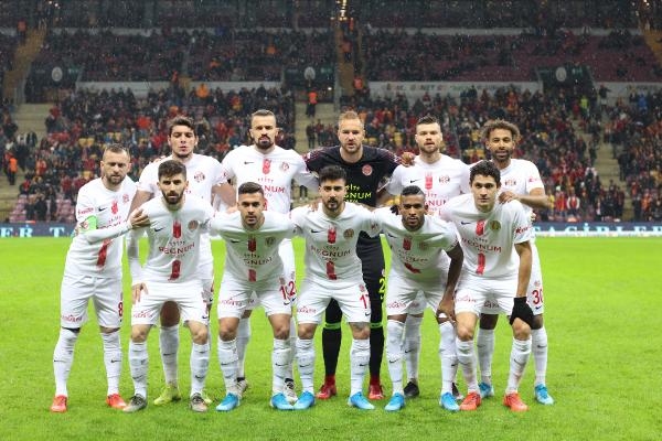 Antalyaspor 22 futbolcuyla oynadı