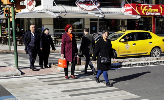 Antalya'da piyano tuşlu yaya geçidi