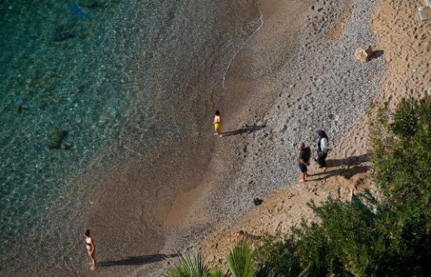 Antalya'da şubatta deniz keyfi