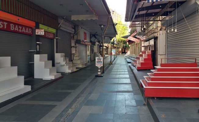 Antalya sokaklarında sessizlik hakim