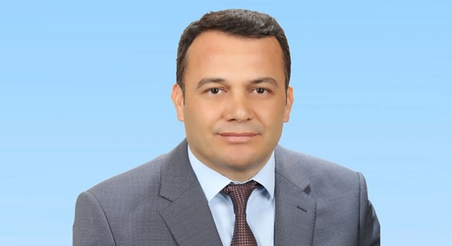Başkan Ulutaş, 3 aylık maaşını bağışladı Başkan Ulutaş, 3 aylık maaşını bağışladı