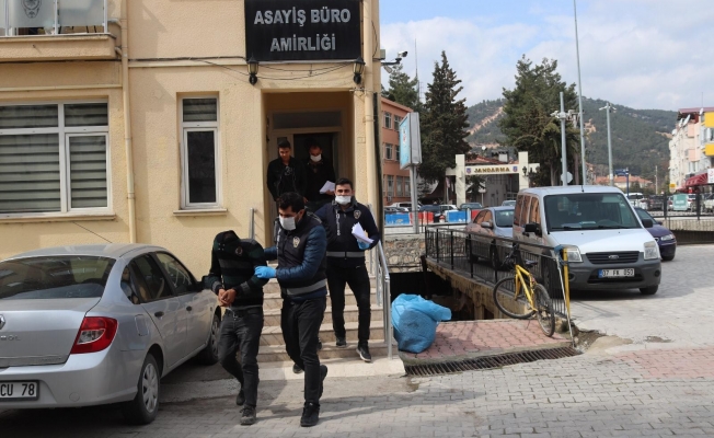 Camiden musluk çalan hırsızlar yakalandı