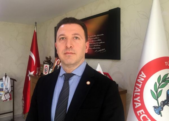 Eczacılar, TEB Başkanı Çolak'ı istifaya davet etti Eczacılar, TEB Başkanı Çolak'ı istifaya davet etti