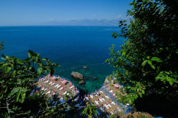 Antalya Lara'daki falez plajları açıldı!