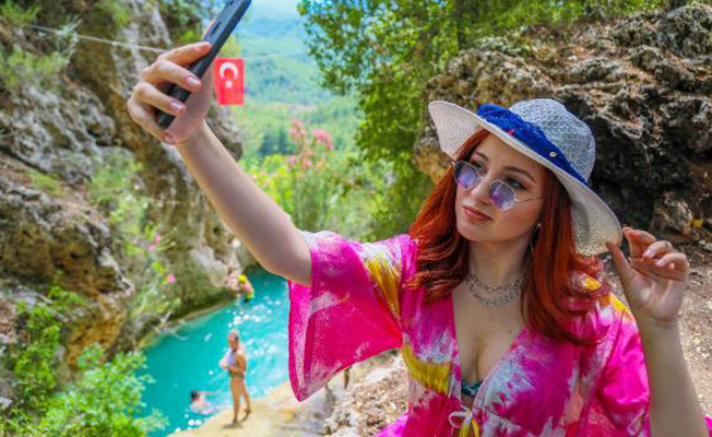 'Kral havuzu' yerli turistin akınına uğradı! 'Kral havuzu' yerli turistin akınına uğradı!