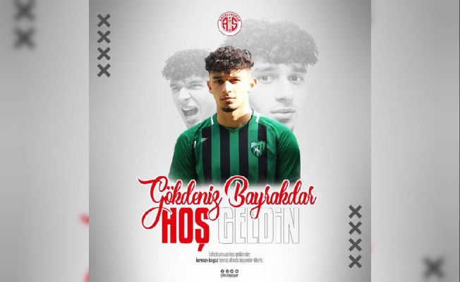 Antalyaspor, Gökdeniz Bayrakdar'ı açıkladı