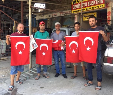 ANTBİRLİK'ten Türk bayraklı kutlama