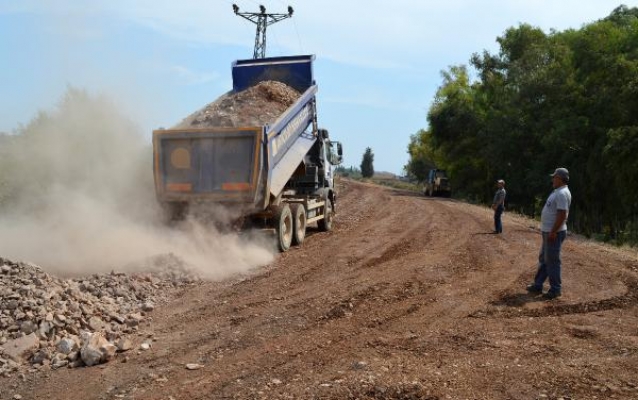 Döşemealtı Bıyıklı- Kırkgöz yolu yapılıyor