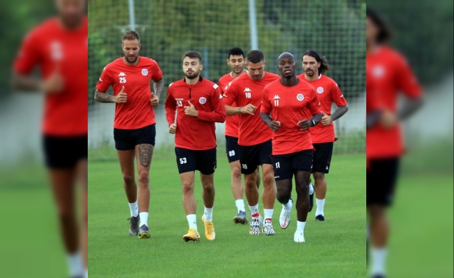 Antalyaspor, 8 eksikle Fenerbahçe maçına hazırlanıyor