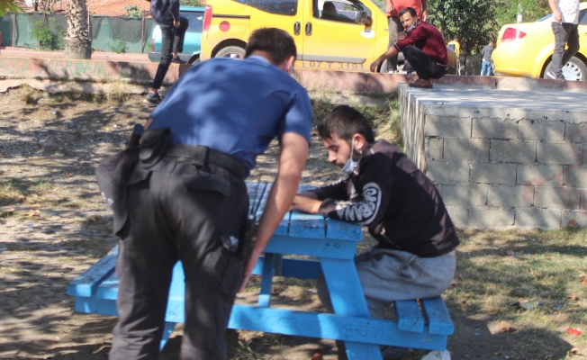 Zeytinköy'de parklarda uyuşturucu denetimi