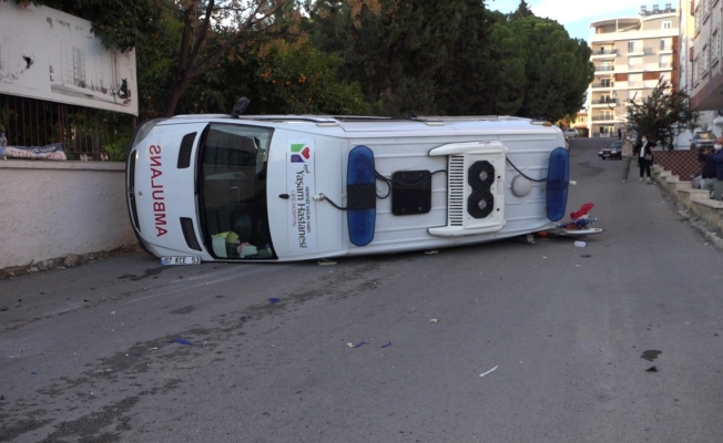 Antalya'da ambulans kazası