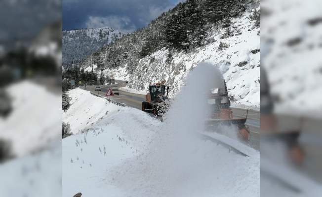 Antalya’da karla mücadele