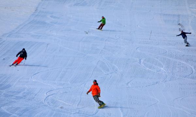 Saklıkent'e kar geç yağdı, sezon hızlı açıldı