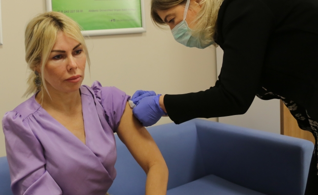 "Türkiye'de uygulanan aşının çok güvenli olduğunu düşünüyorum"