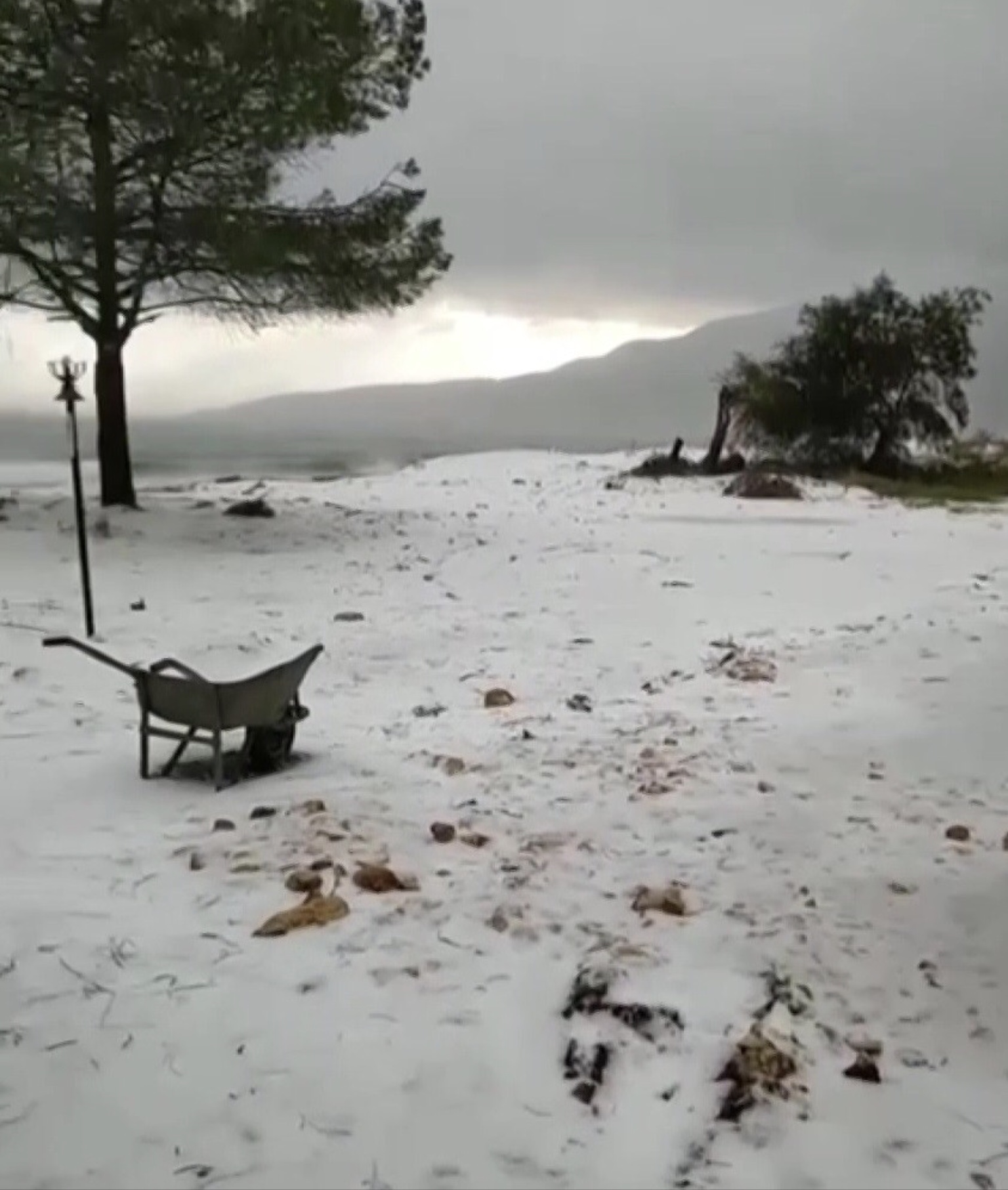 Antalya’ya 5 yıl aradan sonra kar yağdı