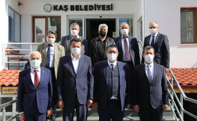 Başkan Ulutaş :" Esnafın taleplerini karşılama gayretindeyiz" 