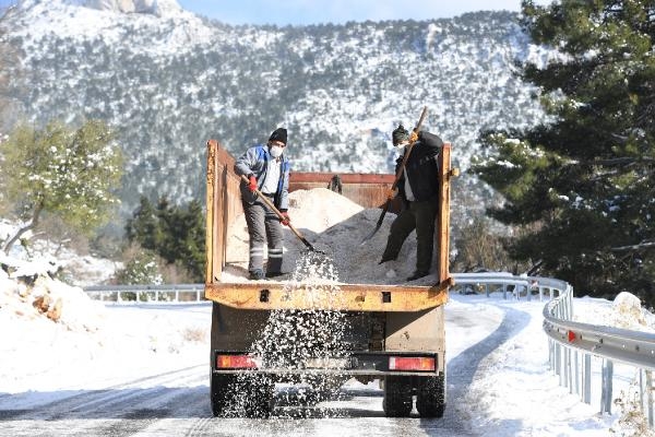 Konyaaltı'nda 'buzlanmaya' geçit yok