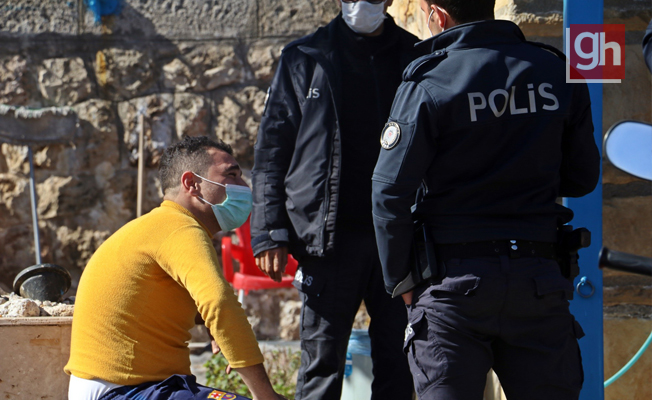 Kuryeye polis şefkati!