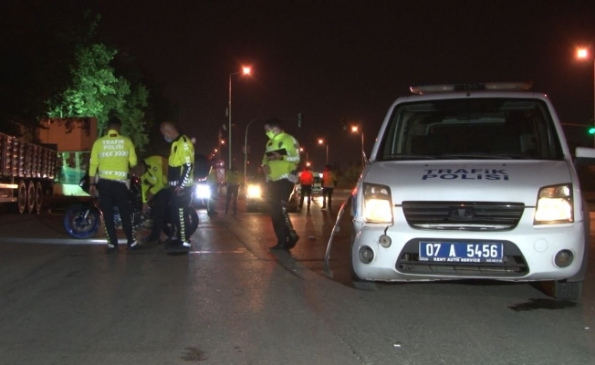 Trafik polisleri kaza yaptı!