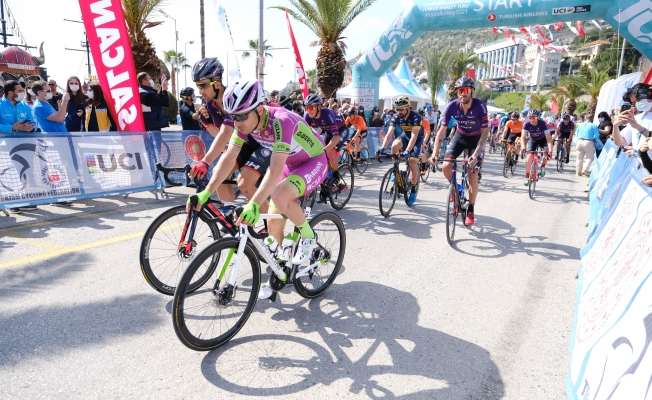 Cumhurbaşkanlığı Türkiye Bisiklet Turu Alanya-Kemer etabının startı verildi