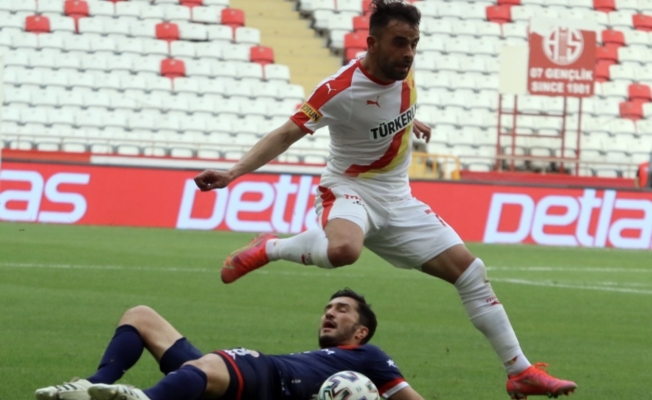 Süper Lig: FTA Antalyaspor: 1 - Göztepe: 1 İlk yarı