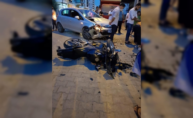 Alanya’da motosiklet otomobille çarpıştı: 1 yaralı