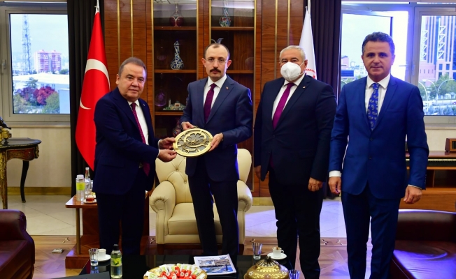  Başkan Böcek, Kemal Kılıçdaroğlu ile bir araya geldi