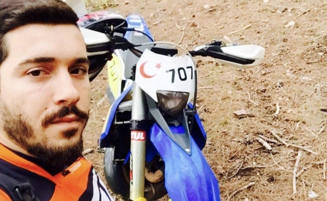 Otomobil ile çarpışan motosikletli hayatını kaybetti