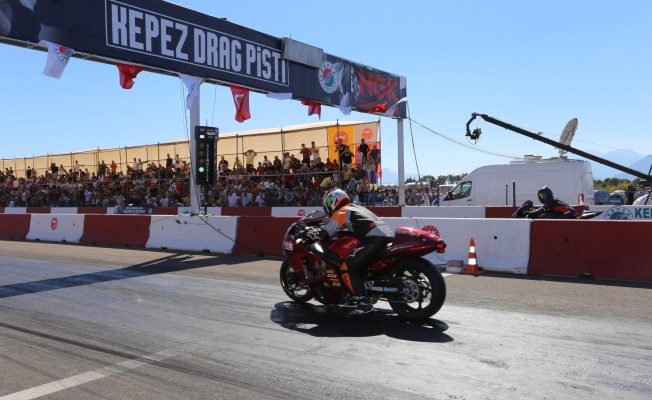Motodrag yarışlarında dereceye girenler ödüllendirildi Motodrag yarışlarında dereceye girenler ödüllendirildi