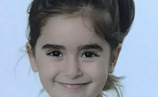 Stor perdenin hayattan kopardığı 5 yaşındaki Miray Elif toprağa verildi
