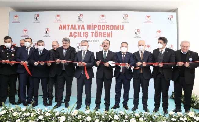 Antalya Hipodromu törenle açıldı