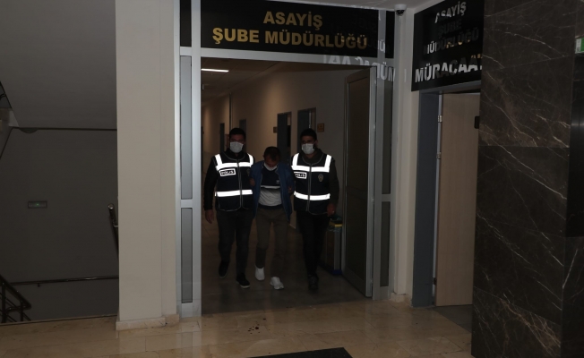 Antalya'da 15 ve 34 yıllık hapis cezası ile aranan 2 şüpheli yakalandı Antalya'da 15 ve 34 yıllık hapis cezası ile aranan 2 şüpheli yakalandı