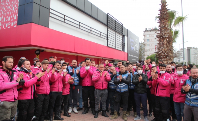 Antalya’da Yemek Sepeti Banabi motokuryeleri grevde Antalya’da Yemek Sepeti Banabi motokuryeleri grevde