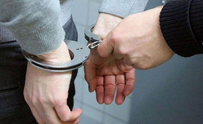 Suçüstü yakalanan uyuşturucu tacirleri tutuklandı Suçüstü yakalanan uyuşturucu tacirleri tutuklandı