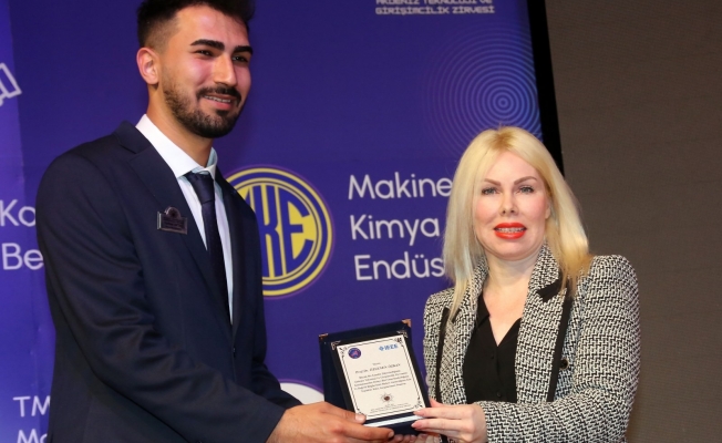 AÜ Rektörü Özkan: “Yarının Türkiye’si gençlerimizin gayret ve çabalarıyla şekillenecek" AÜ Rektörü Özkan: “Yarının Türkiye’si gençlerimizin gayret ve çabalarıyla şekillenecek"