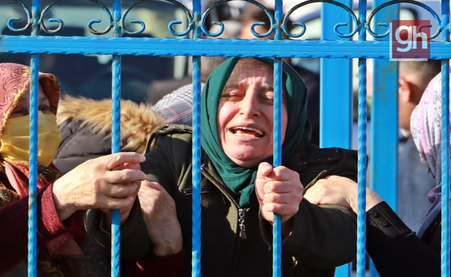Kayıp oğlunun öldüğünü duyan annenin feryadı yürekleri yaktı Kayıp oğlunun öldüğünü duyan annenin feryadı yürekleri yaktı