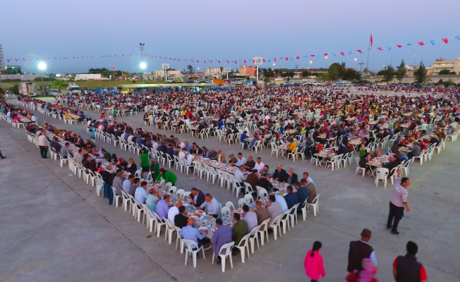 Aksu Belediyesi’nin iftar buluşması
