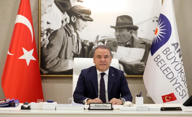 Antalya Büyükşehir Belediye Başkanı Böcek'ten 1 Mayıs Mesajı Antalya Büyükşehir Belediye Başkanı Böcek'ten 1 Mayıs Mesajı