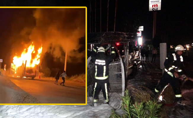 Antalya'da transfere giden tur minibüsü alev alev yandı, sürücü canını zor kurtardı