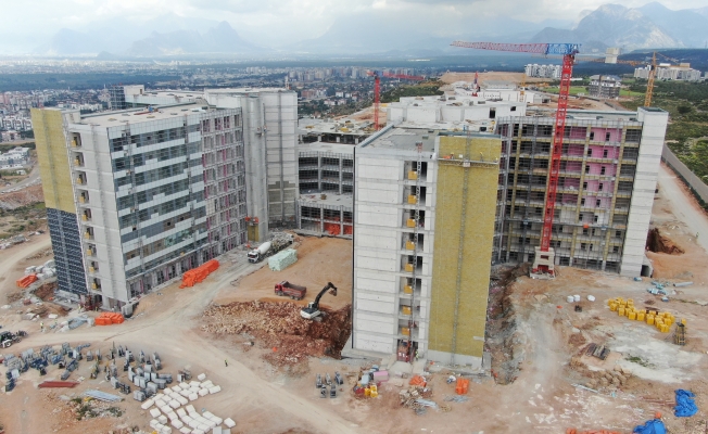 Antalya Şehir Hastanesi, mevcut kamu hastanelerinin yatak kapasitesini tek başına karşılayacak