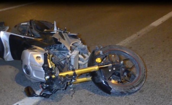 Motosikletin çarptığı yaya hayatını kaybetti, sürücü ağır yaralandı