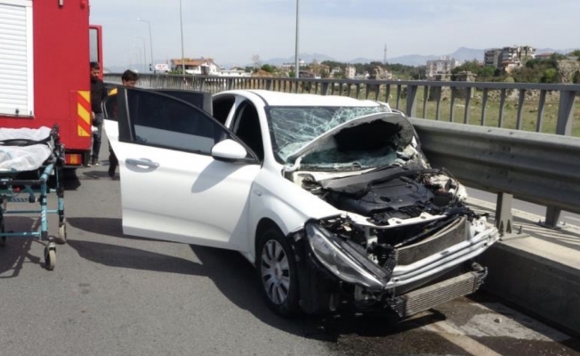 Yolun acemisi olan sürücü karar veremeyince kazaya sebep oldu Yolun acemisi olan sürücü karar veremeyince kazaya sebep oldu