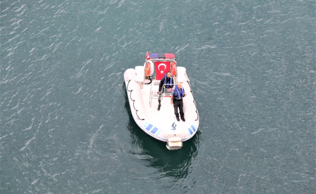 4 yaşındaki çocuğun şelale deresine düştüğü ihbarı ekipleri alarma geçirdi 4 yaşındaki çocuğun şelale deresine düştüğü ihbarı ekipleri alarma geçirdi