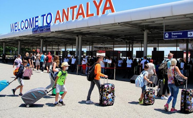 Antalya’ya gelen turist sayısında rekor artış