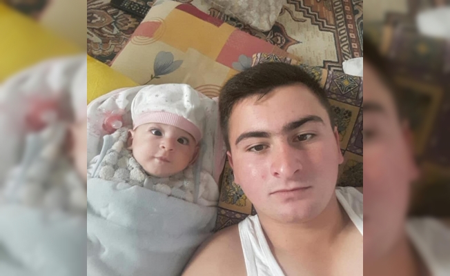 Cinnet geçiren babaları tarafından öldürülen iki kardeşin cenazeleri evden alındı Cinnet geçiren babaları tarafından öldürülen iki kardeşin cenazeleri evden alındı